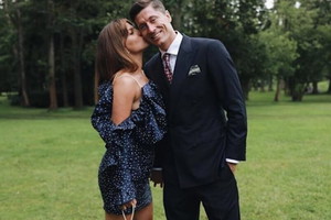 Anna Lewandowska całuje Roberta Lewandowskiego
