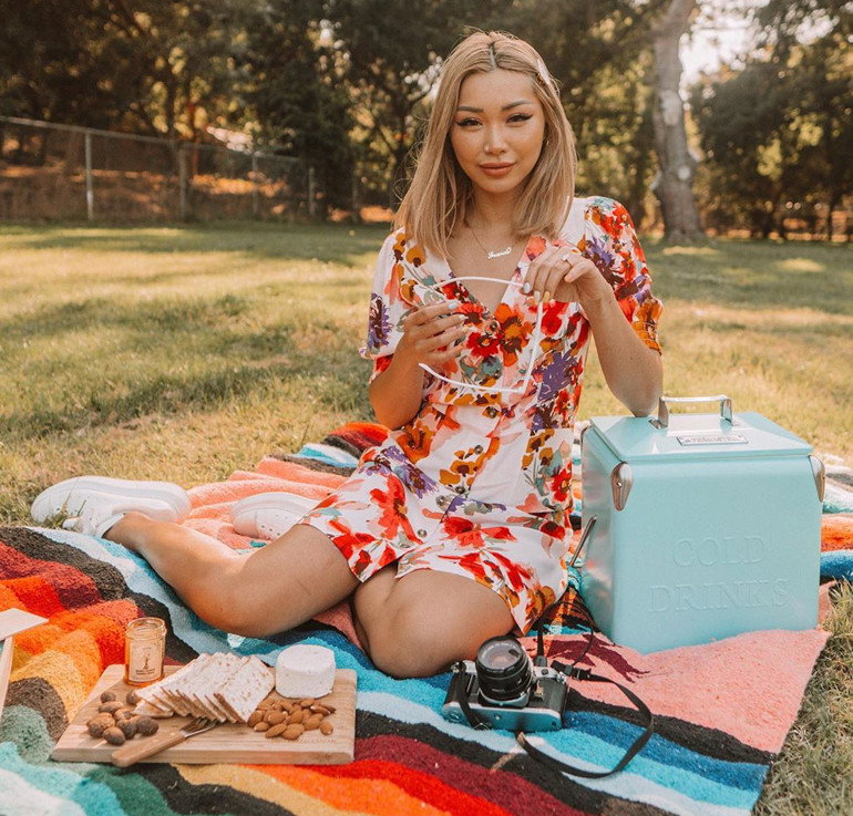 Sukienka z H&M z wyprzedaży za 49 złotych to hit Instagrama