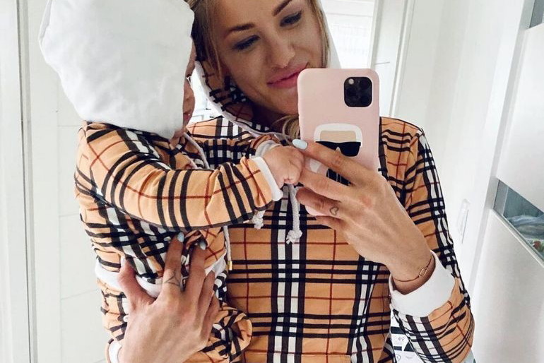 Ewa Mrozowska z "Gogglebox" i jej synek ubrani w identyczne komplety