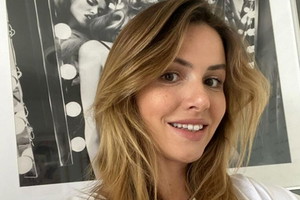 Marta Żmuda Trzebiatowska w rozpuszczonych włosach