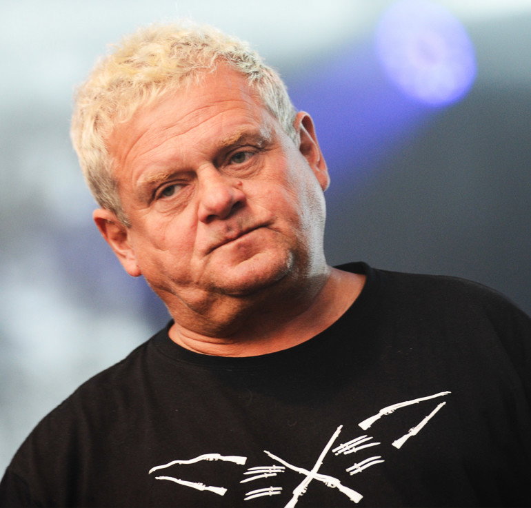 To ten utwór Kazika został usunięty z listy przebojów Trójki. "Twój bój jest lepszy niż mój" - tekst i teledysk 