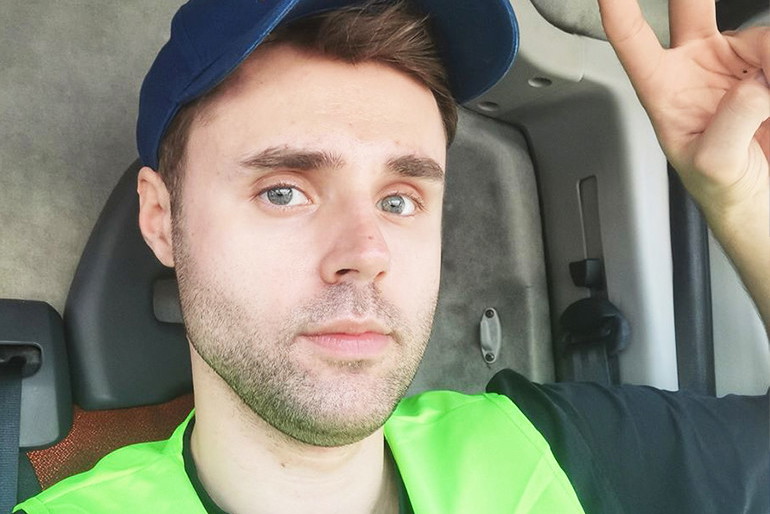 Marcin januszkiewicz z "Ojca Mateusza" pracuje jako kurier