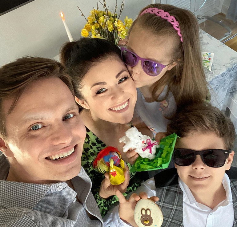 Kasia Cichopek z "M jak miłość" pierwszy raz pokazała całe twarze dzieci! Syn to wykapany tata