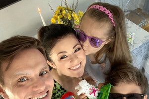 Kasia Cichopek z "M jak miłość" pierwszy raz pokazała całe twarze dzieci! Syn to wykapany tata