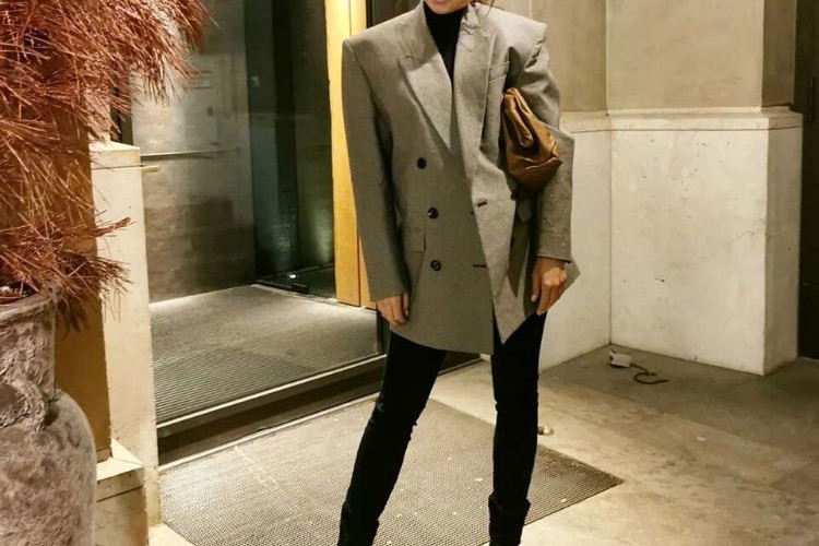 Anna Lewandowska w męskiej marynarce Isabel Marant