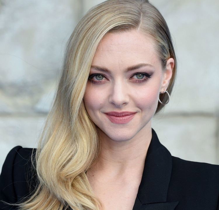 Jak powiększyć oczy makijażem? Najlepsze triki /Amanda Seyfried