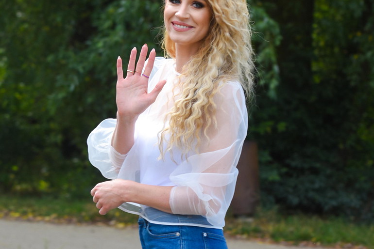 Sylwia Grzeszczak na planie Dzień Dobry TVN