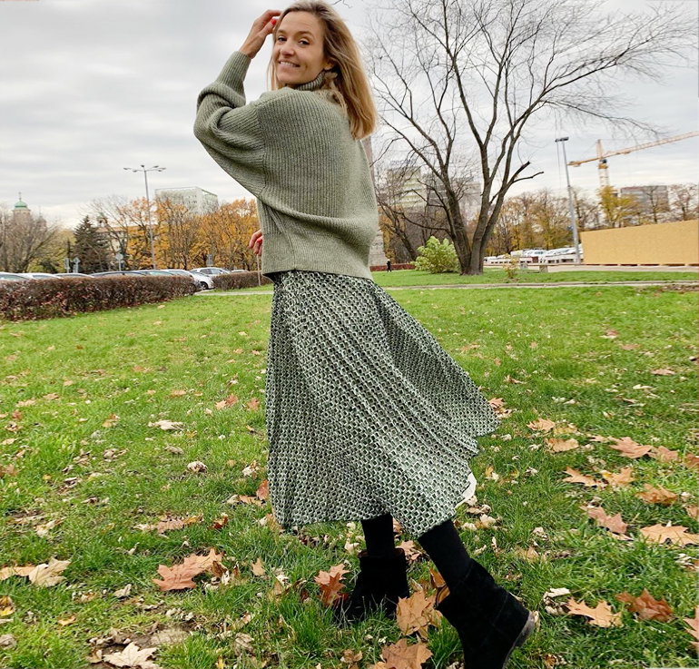 Joanna Koroniewska w plisowanej spódnicy z H&M! To prawdziwy must-have jesieni