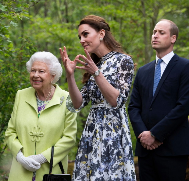 Księżna Kate, królowa Elżbieta II, książę William
