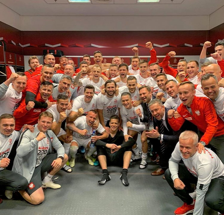 Piłkarze w szatni po meczu, reprezentacja