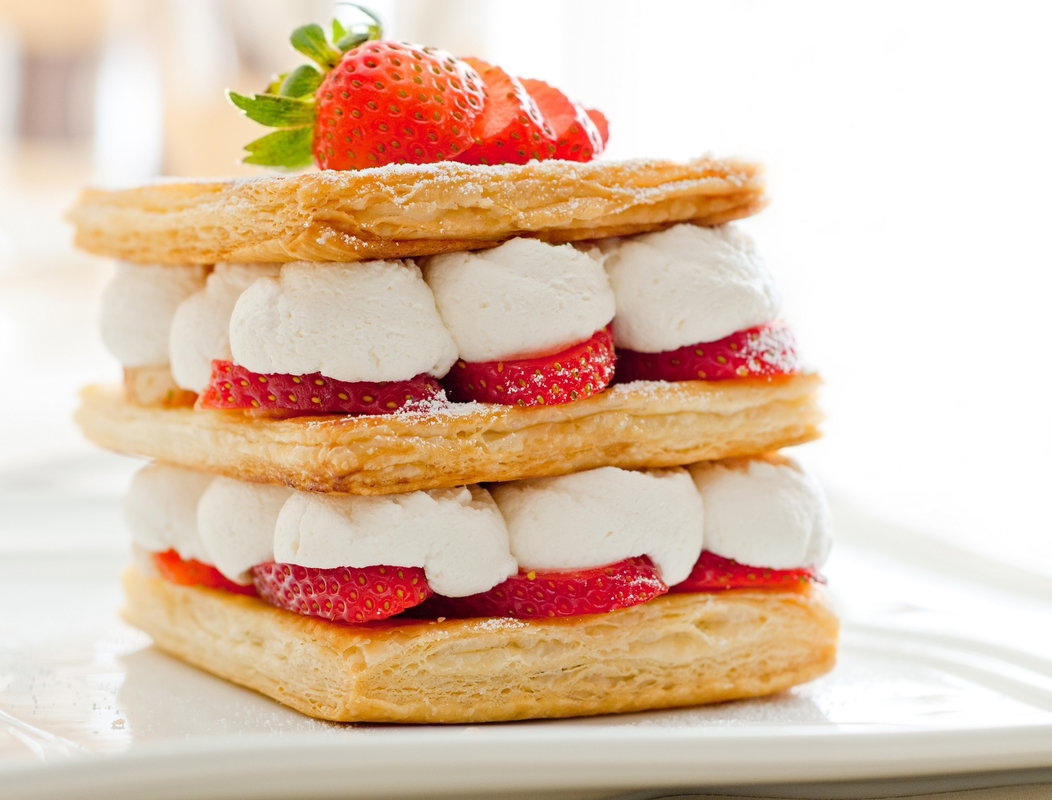 Mille feuille, czyli francuski przekładaniec z owocami - przepis na ciasto