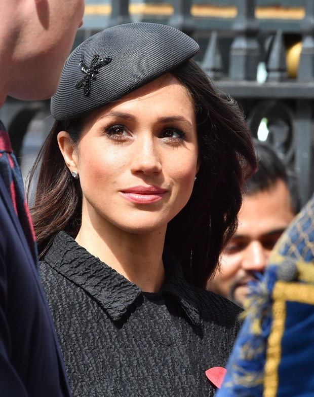 Ksi??? Harry i Meghan Markle na mszy Anzac Dawn
