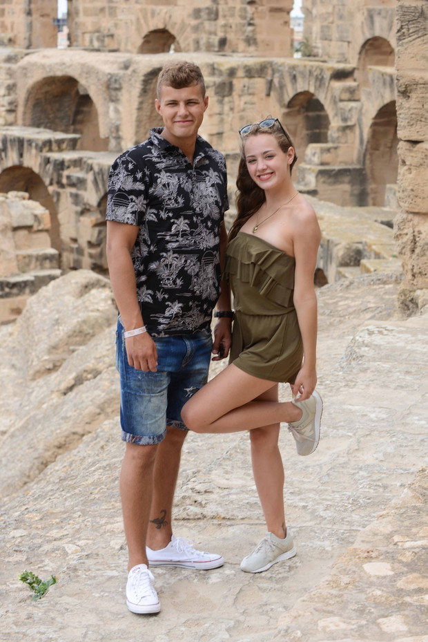 Wiktoria G?siewska z bratem w Tunezji
