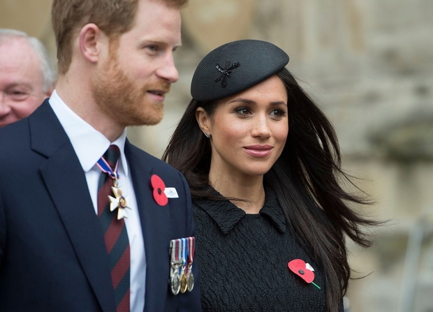 Ksi??? Harry i Meghan Markle na mszy Anzac Dawn