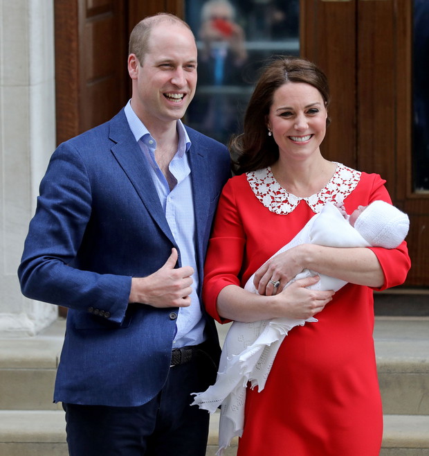 William Duke of Cambridge and Catherine Duchess of Cambridge leaving The Lindo Wing with their new baby boy, London, UK