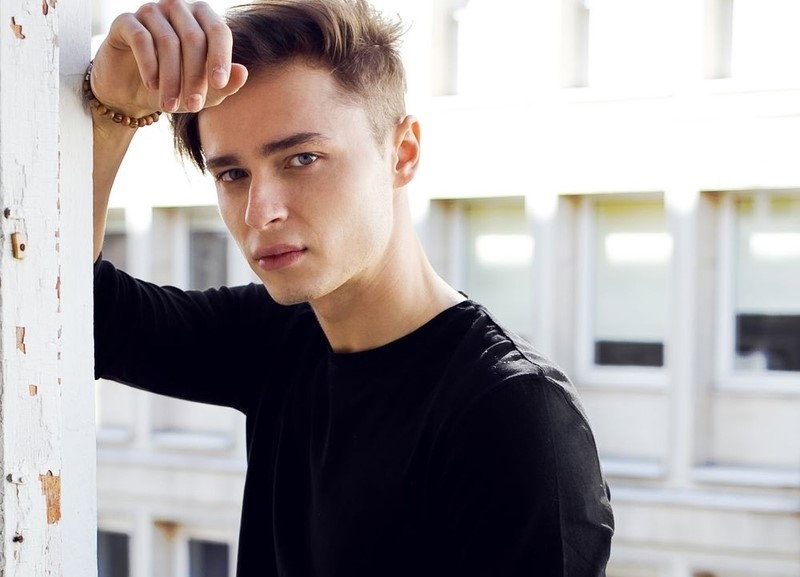 Patryk Pniewski wziął ślub?! Pokazał zdjęcie i jego fanki zamarły!