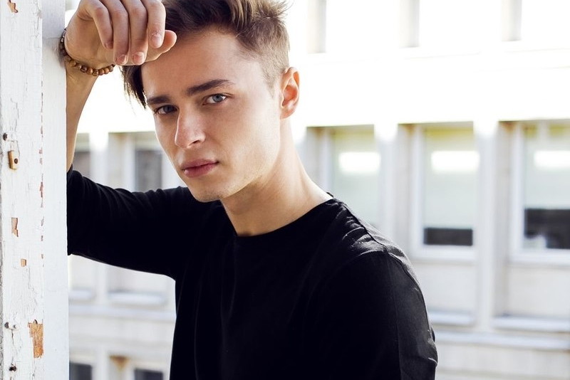 Patryk Pniewski wziął ślub?! Pokazał zdjęcie i jego fanki zamarły!