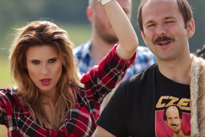 Nowy hit Sławomira 2018, Ty mała znów zarosłaś