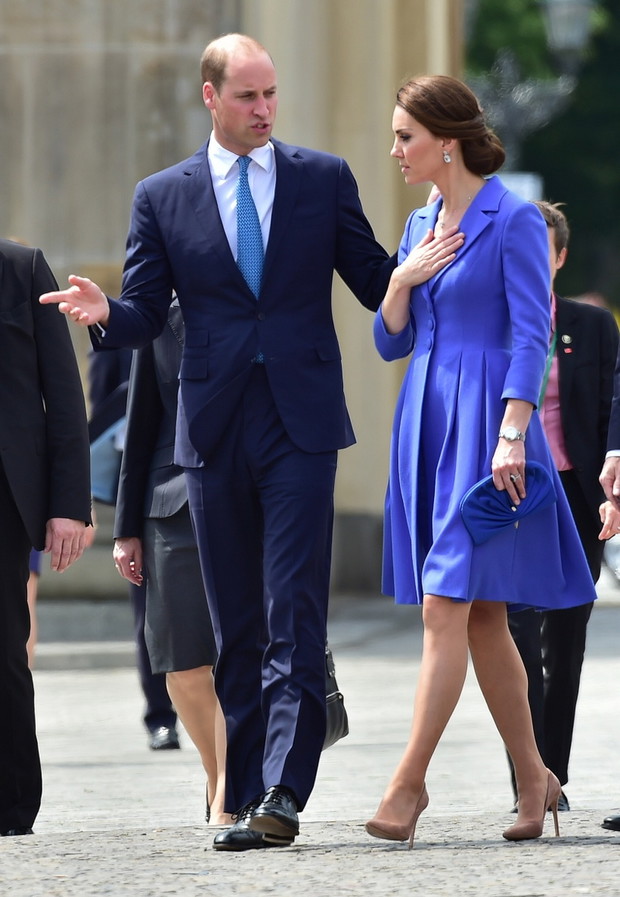 Royal Visit To Germany - The Duke And Duchess Of Cambridge At The Brandenberg Gate