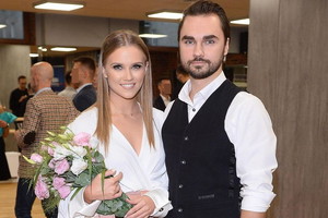 Agnieszka Kaczorowska z chłopakiem na otwarciu szkoły "Danceworld"