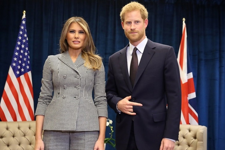 Dwie stylizacje Melanii Trump. Która lepsza?