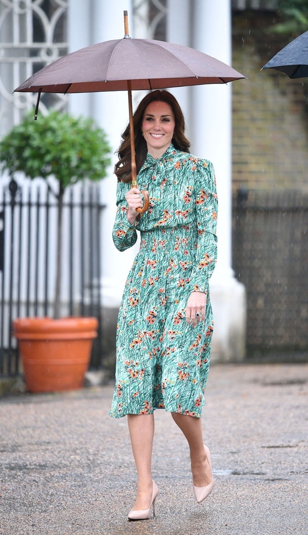 Ksi???ta Harry i William odwiedzili ogród przy pa?acu Kensington