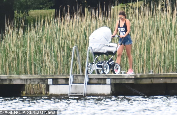 Robert i Anna Lewandowscy z córk? na Warmii