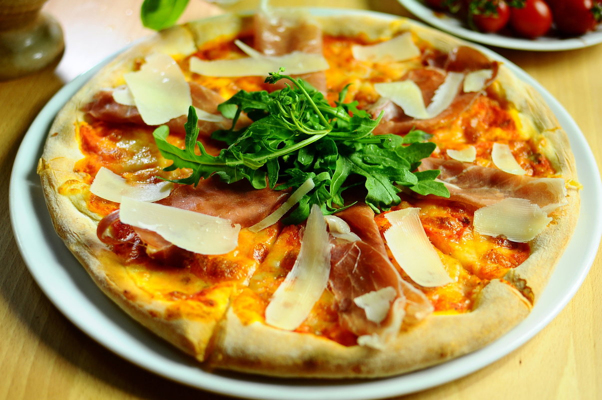 Pizza z prosciutto