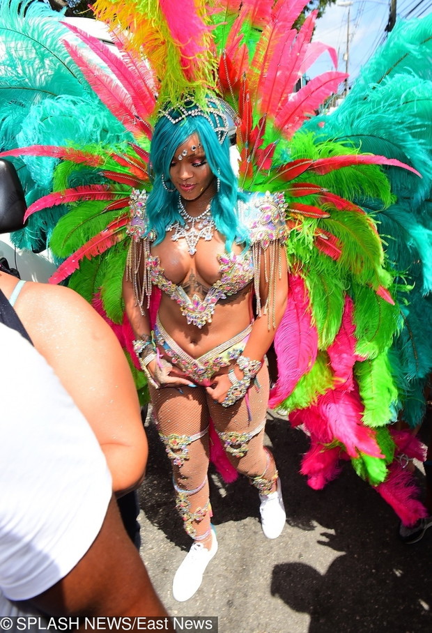 Rihanna imprezuje na Barbadosie