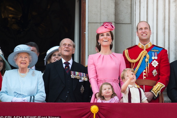 królowa Elżbieta II, Kate Middleton, książę William, rodzina królewska