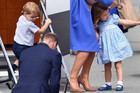 księżniczka Charlotte i książę George na lotnisku odlatują z Polski
