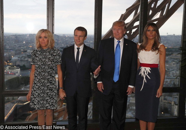 Donald  Trump wraz z ?on? z wizyt? w Pary?u