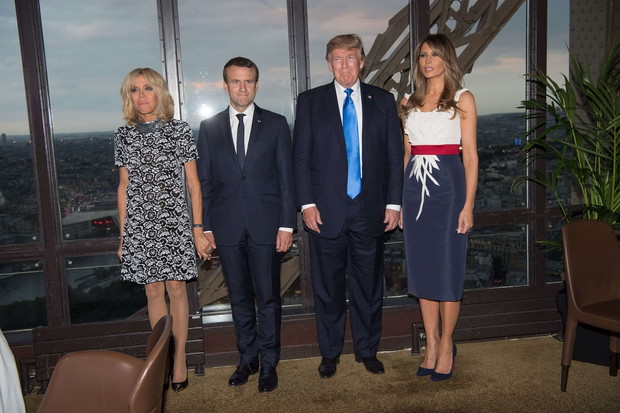 Donald Trump wraz z ?on? z wizyt? w Pary?u