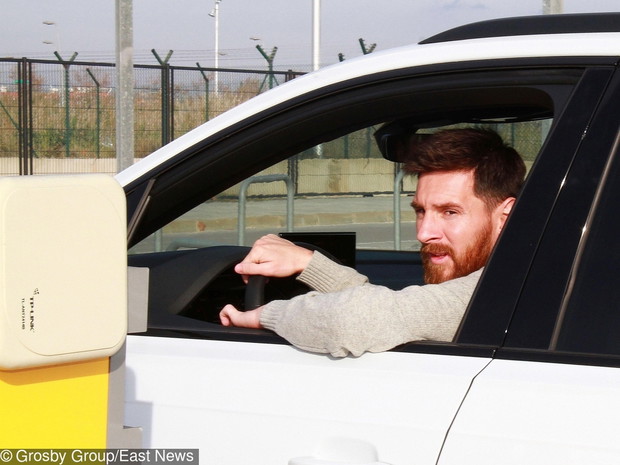Messi, Mascherano i Suarez wrócili z rodzinami do Barcelony