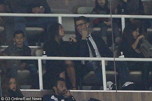 Cristiano Ronaldo z dziewczyn? na meczu