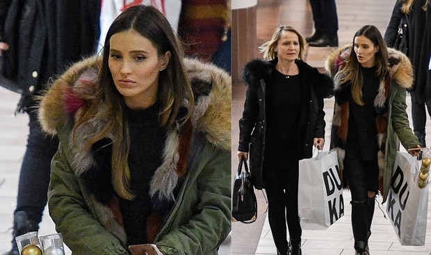 Marina Łuczenko z mamą na zakupach