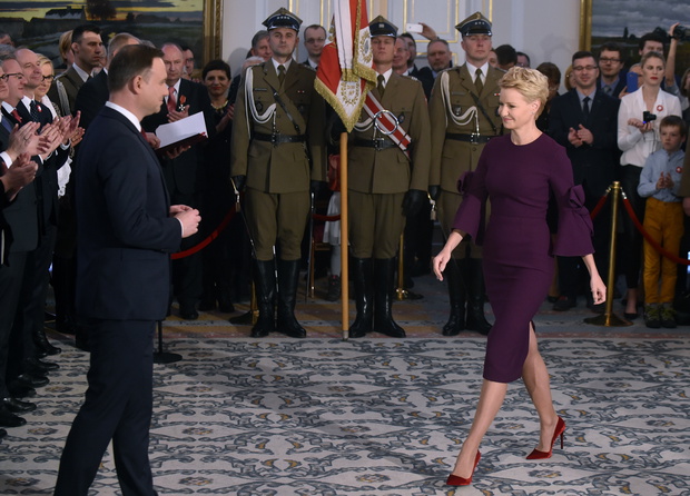 Uroczystosc wreczenia odznaczen panstwowych przez prezydenta w Belwederze