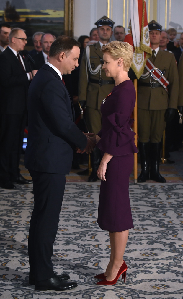 Uroczystosc wreczenia odznaczen panstwowych przez prezydenta w Belwederze