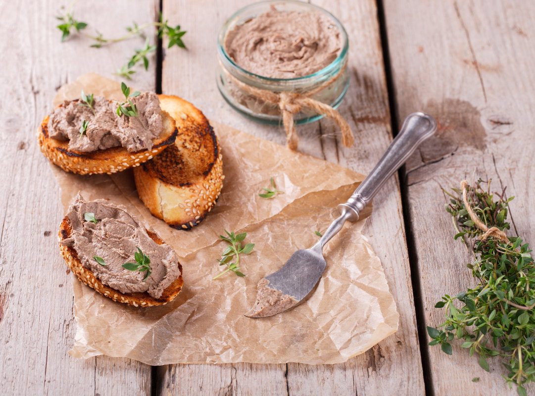 Crostini z pastą z wątróbki