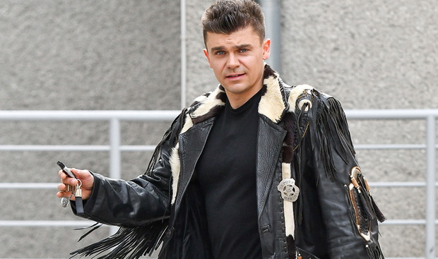 Tomasz Niecik pokazał syna, żonę i mieszkanie