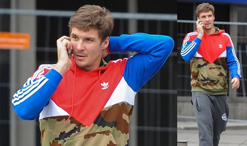 Mikołaj Roznerski w dresie