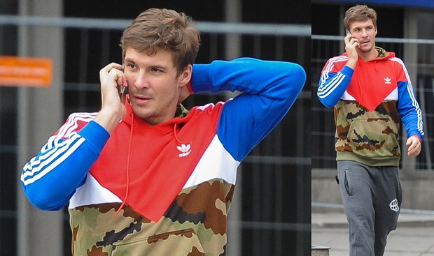 Mikołaj Roznerski w dresie