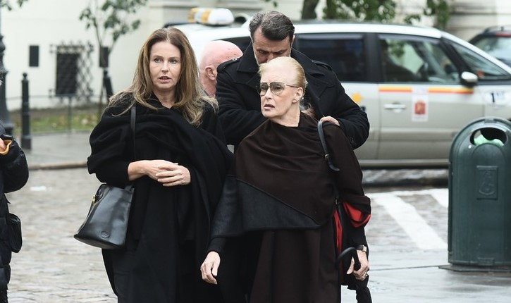 Beata Tyszkiewicz, Karolina Wajda przyszły na mszę żałobną za Andrzeja Wajdę