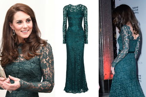 Księżna Kate w długiej, zielonej, koronkowej sukni Temperley London