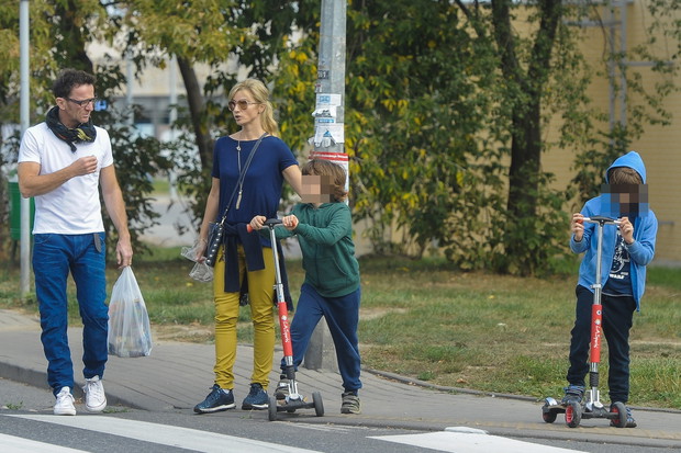 2016.10.04 WarszawaJoanna Brodzik i Pawel Wilczak z dziecmiFOT SAN/AF EOS