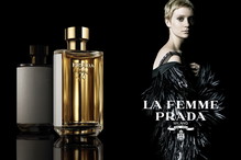 Mia Wasikowska - zapach Prada La Famme