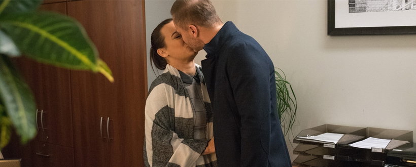 M jak miłość Madzia i Budzyński się całują