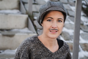 kobieta z wąsami