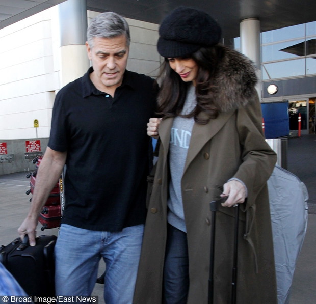 George i Amal Clooney na lotnisku