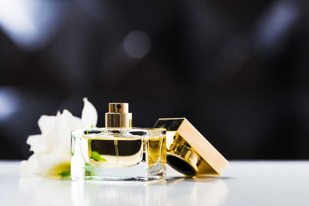 Jak-odroznic-oryginalne-perfumy